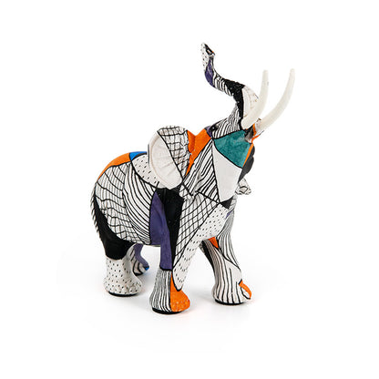 Kreative Elefantenfigur mit farbenfrohem Design Brehn