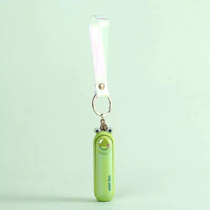 Unisex Einheitsgröße wiederaufladbarer Schlüsselanhänger Handheld Mini-Fan mit Handgelenkschlaufe und neuartigem Frosch Charm Brehn