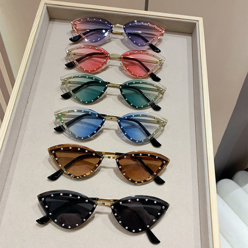 Damen Cat-Eye Sonnenbrille mit funkelnden Kristallakzenten Brehn