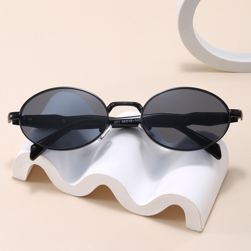 Modische Sonnenbrille Im Eleganten Ovaldesign Brehn 1787127969