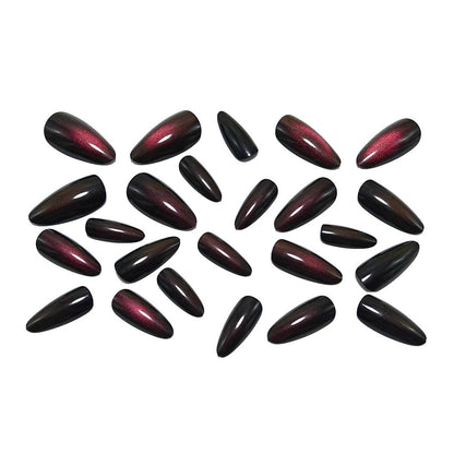 Glamouröse Kunstnägel im eleganten Stiletto-Design Brehn