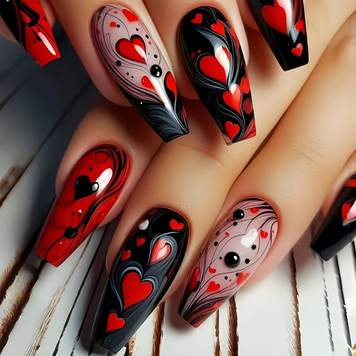 Künstlerisches herzförmiges Nagelkunstset Brehn