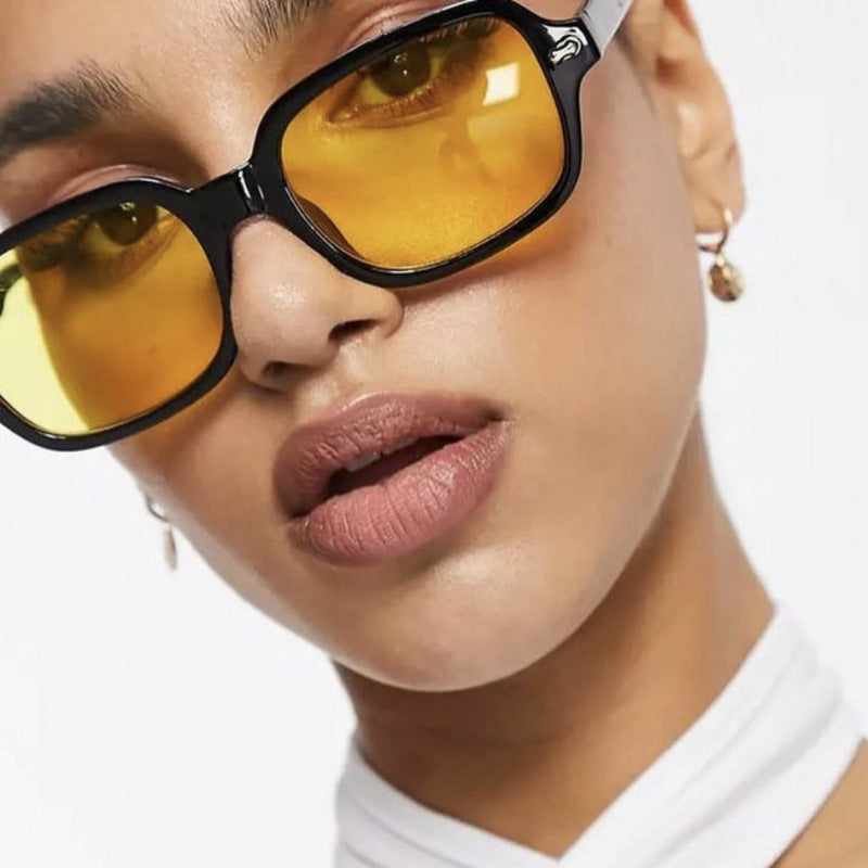 Damen modische Sonnenbrille mit kantigem Rahmen und gelben Gläsern Brehn