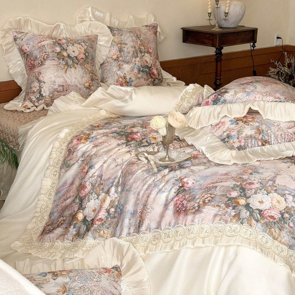 Vintage Floral Jacquard Bettwäsche Set mit Rüschensatinbesatz und Spitzenpaneel