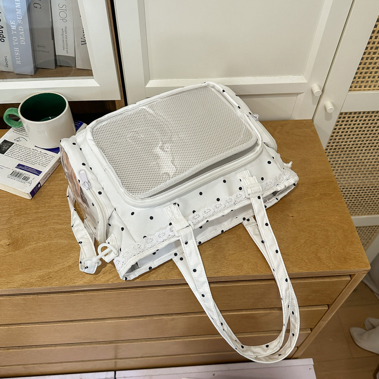 Handtasche mit Durchsichtiger Fächereinteilung und Verspieltem Applikationsdesign Brehn