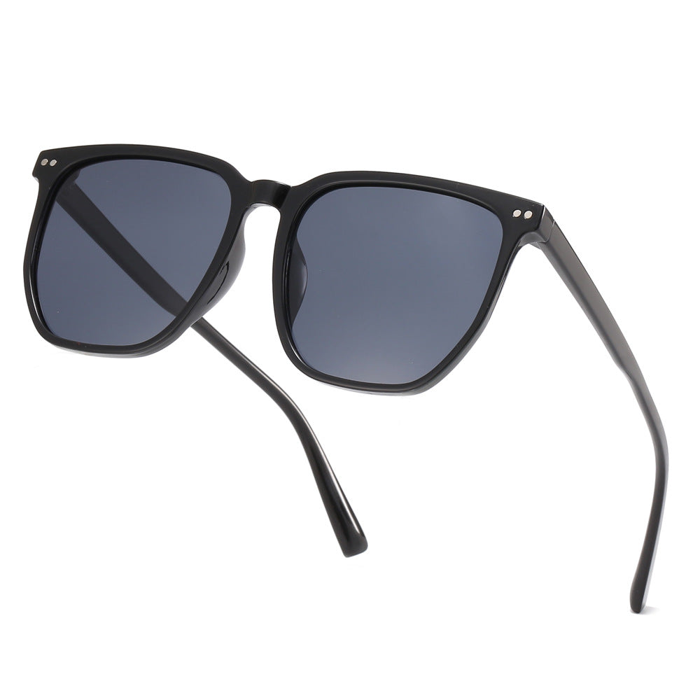 Damen modische Sonnenbrille im klaren Design Brehn