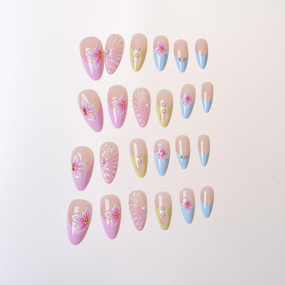 Elegantes floral inspiriertes Press-On-Nagelset Brehn