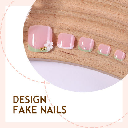 Kunstnagelset mit eleganten Blütenakzenten Brehn