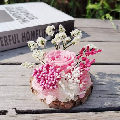 Natürliche getrocknete Blumenarrangements