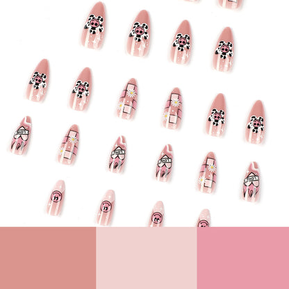 Kunstvolle Nagelverlängerungen mit verspieltem Design und einzigartigen Motiven Brehn