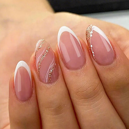 Kunstnägel mit elegantem French-Tipp und glitzernden Akzenten Brehn
