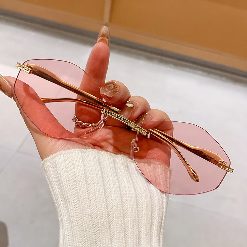 Damen extravagante Sonnenbrille mit funkelnden Akzenten Brehn