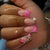 Künstlerische Lange Nail Extensions mit Floral-Akzenten Brehn