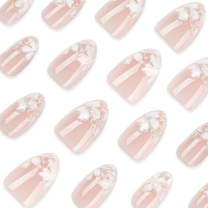 Elegante florale Nagelkunst