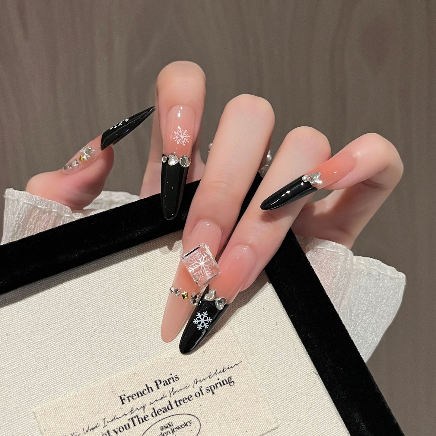 Künstlerische Lange Stiletto Press-On Nägel Brehn
