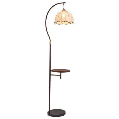 Moderne stilvolle Stehlampe mit Beistelltisch
