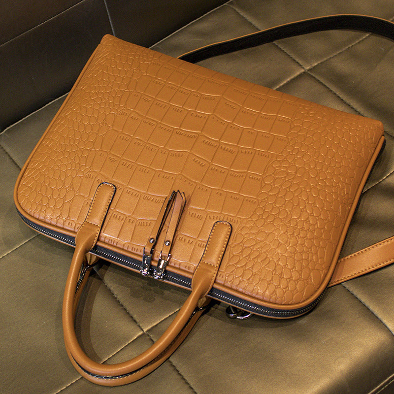 Elegante Laptop-Tasche Im Luxuriösen Krokodil-Look Brehn