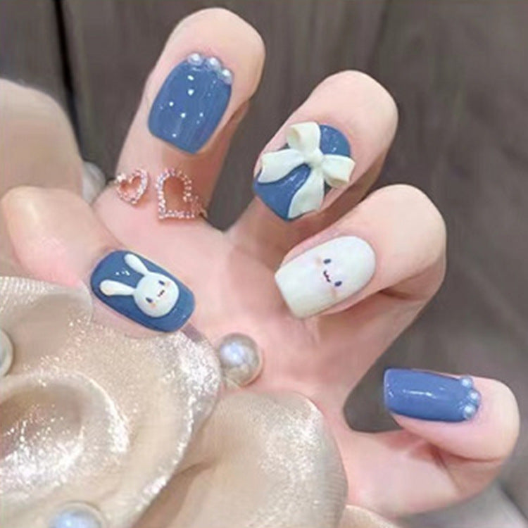 Kunstnagelset mit niedlichen 3D Motiv und luxuriösen Verzierungen Brehn
