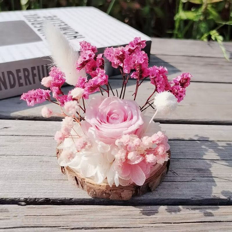 Natürliche getrocknete Blumenarrangements