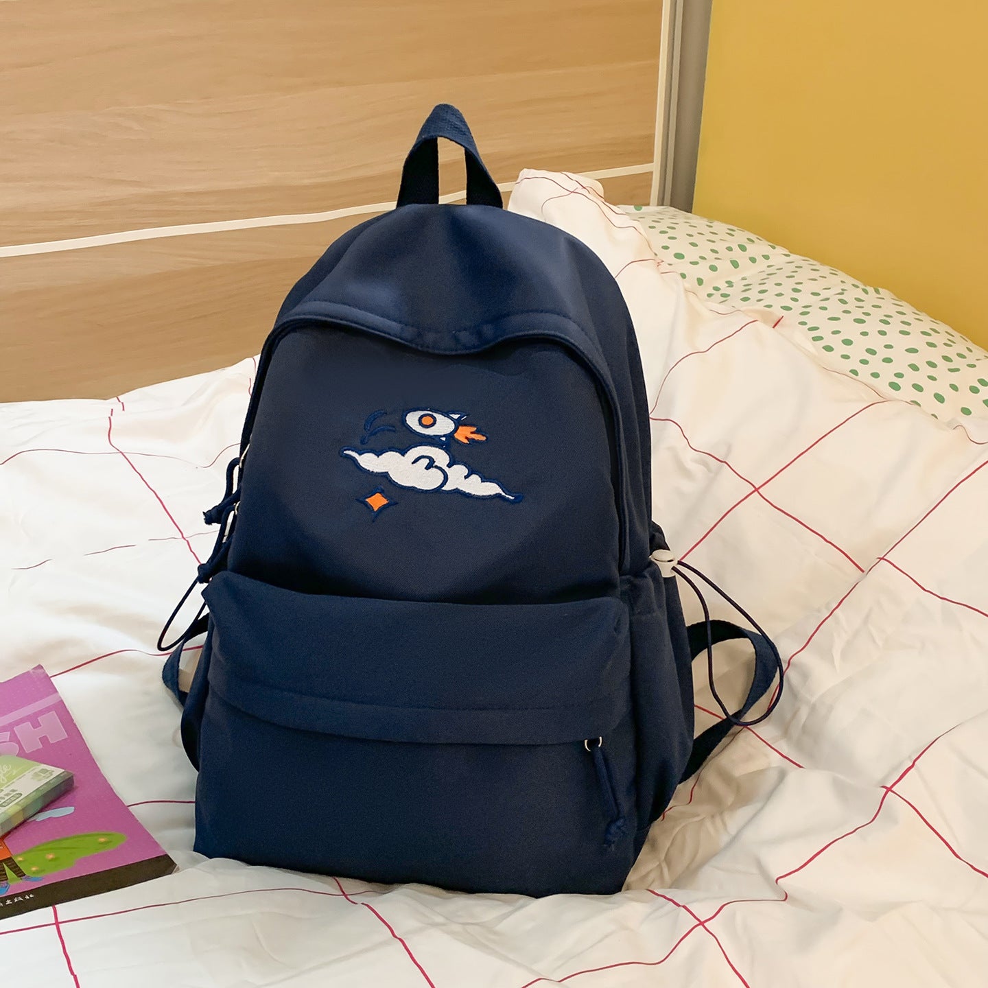 Alltagsrucksack mit Einzigartigem Stickdesign Brehn