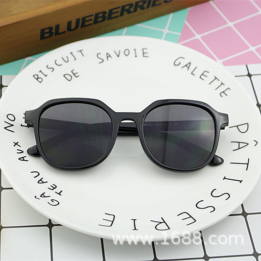 Damen geometrische Sonnenbrille mit transparenter Rahmenstruktur Brehn