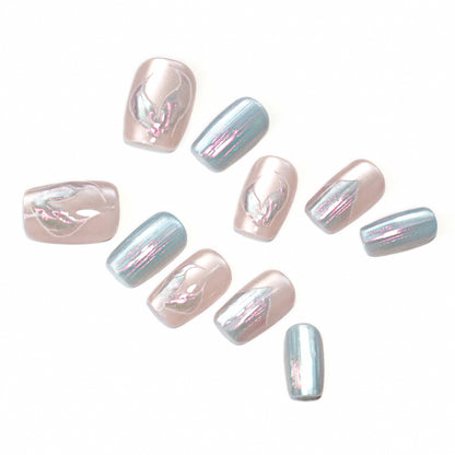 Kunstvolle Nagelspitzen mit floralem Design Brehn