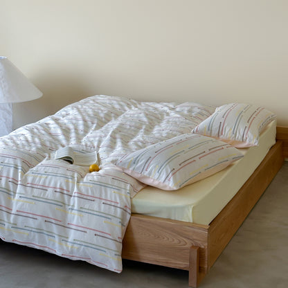 Bettwäsche-Set aus Baumwollperkal mit dezentem Streifen- und Pompon-Design