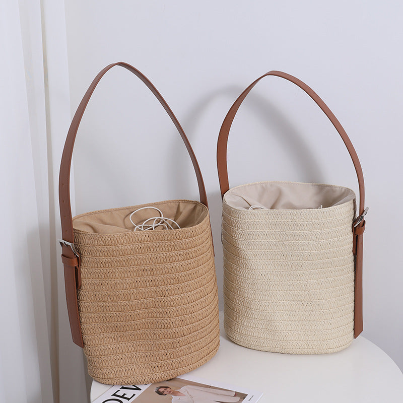 Damen Runde Basttasche mit Lederhenkel Brehn
