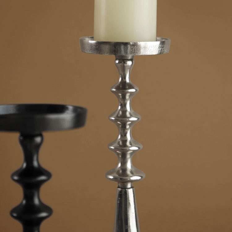 Eleganter Metallkerzenhalter