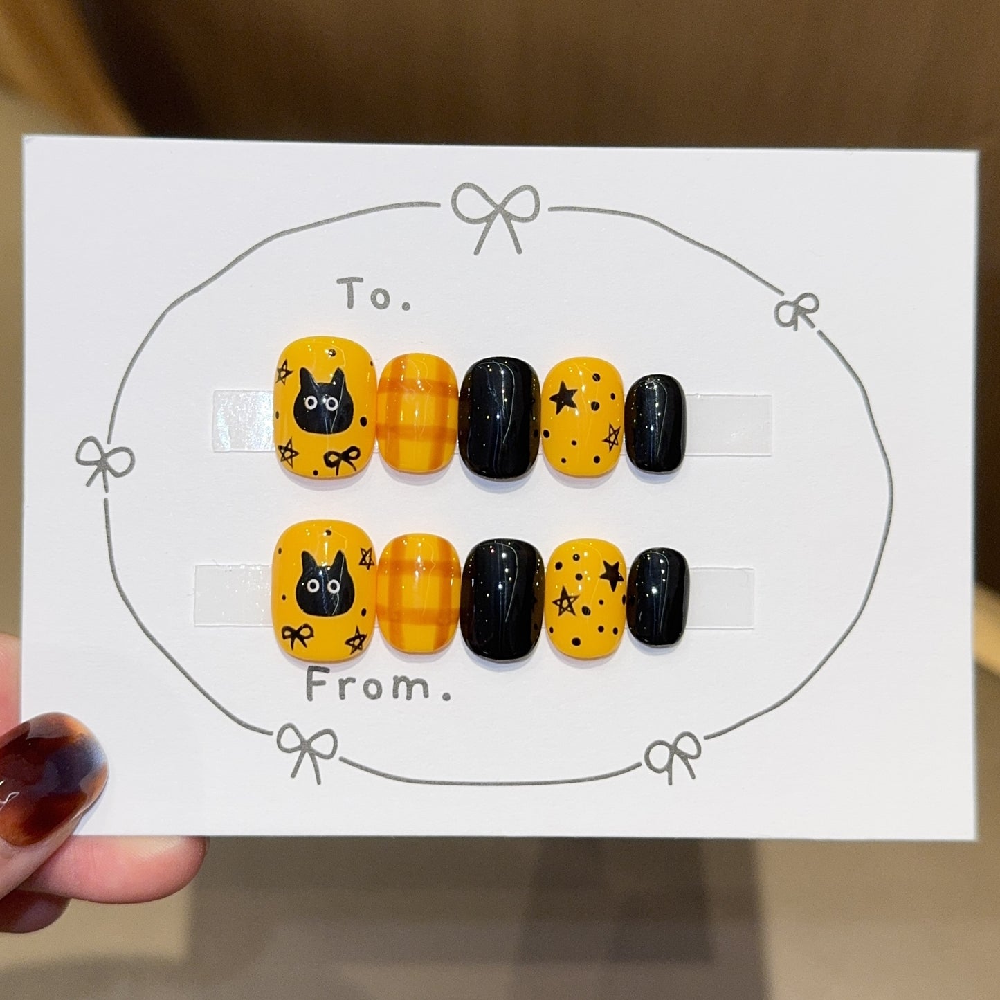 Kreative Nagelkunst mit Halloween-Motiv Brehn