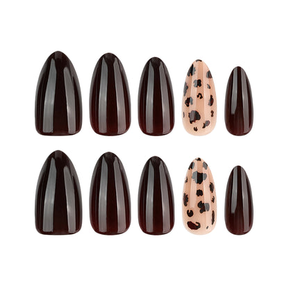Kunstvolle Nagelverlängerungen mit elegantem Tierdesign Brehn