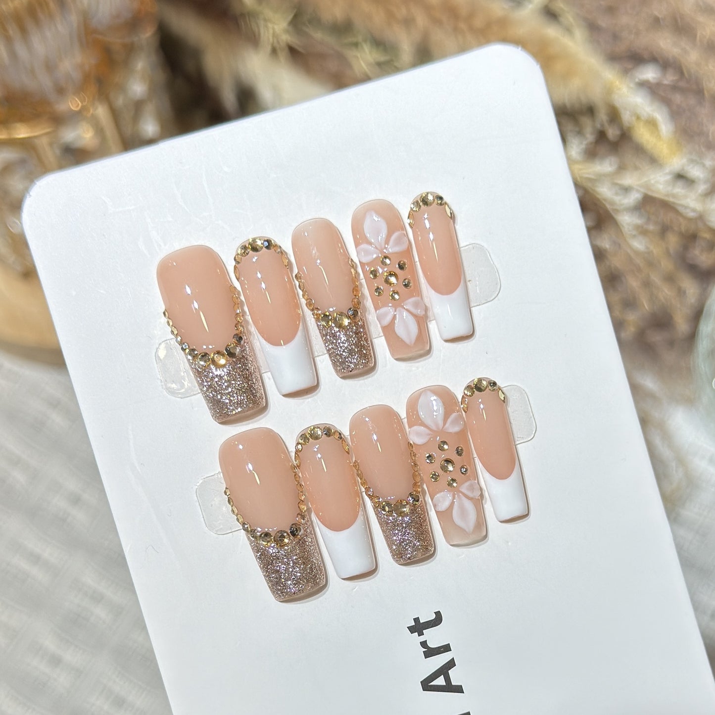 Luxuriöses Glänzendes Press-On Nagelkunstset mit Dekorativen Blumenelementen Brehn