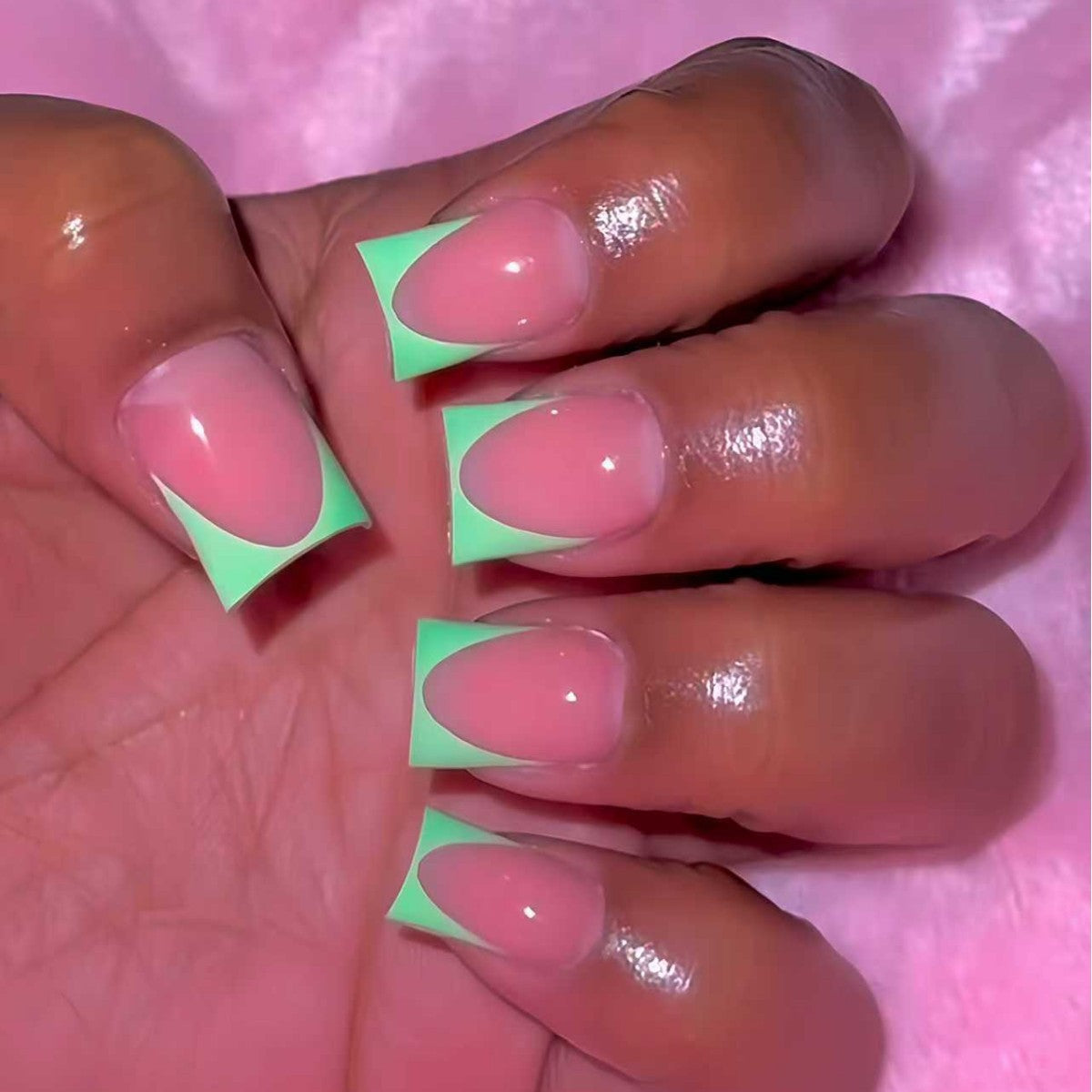 Geometrische Nagelkunst Verlängerungen Brehn