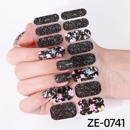 Künstlerische Nagelkunst-Wickel