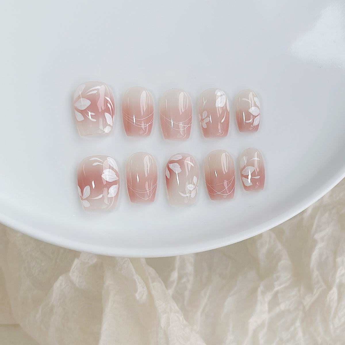 Schmetterlings-verzierte Press-On Nagelset