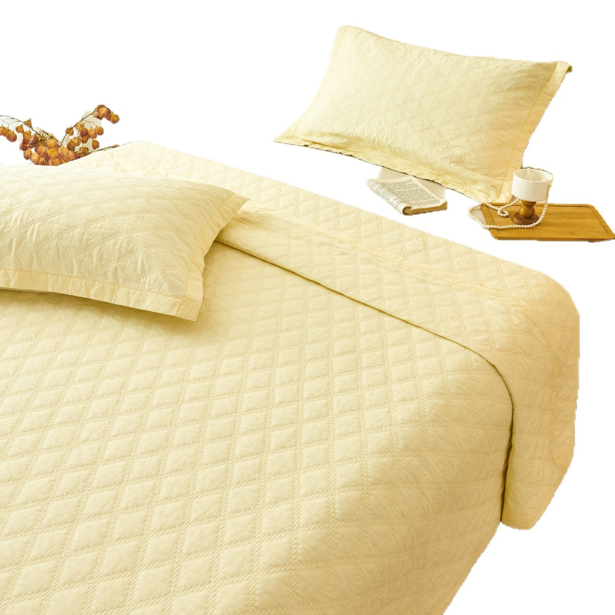 Gepatchtes Bettüberwurf-Set mit Rauten-Matelassé-Textur und maßgeschneidertem Saum