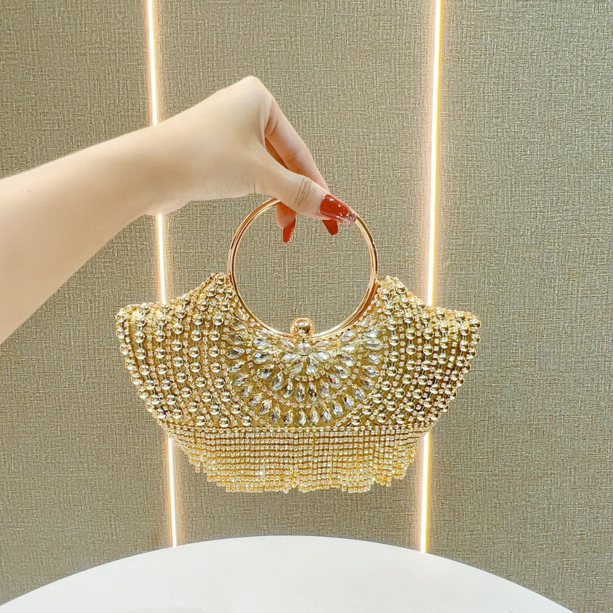 Dekorative Abend-Handtasche mit Strass-Akzenten