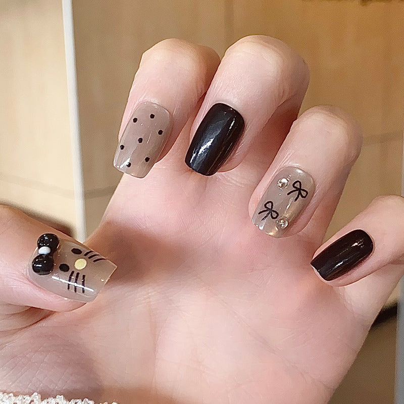 Stylische Press-On-Nageltips mit Leopardendesign Brehn