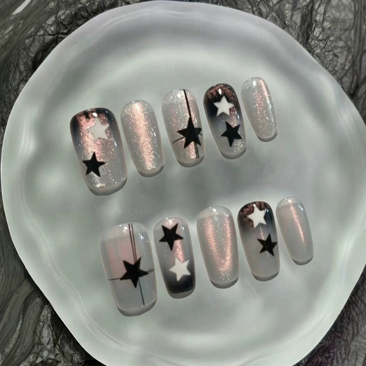 Künstlerisches Sternmuster Press-On Nagelset Brehn