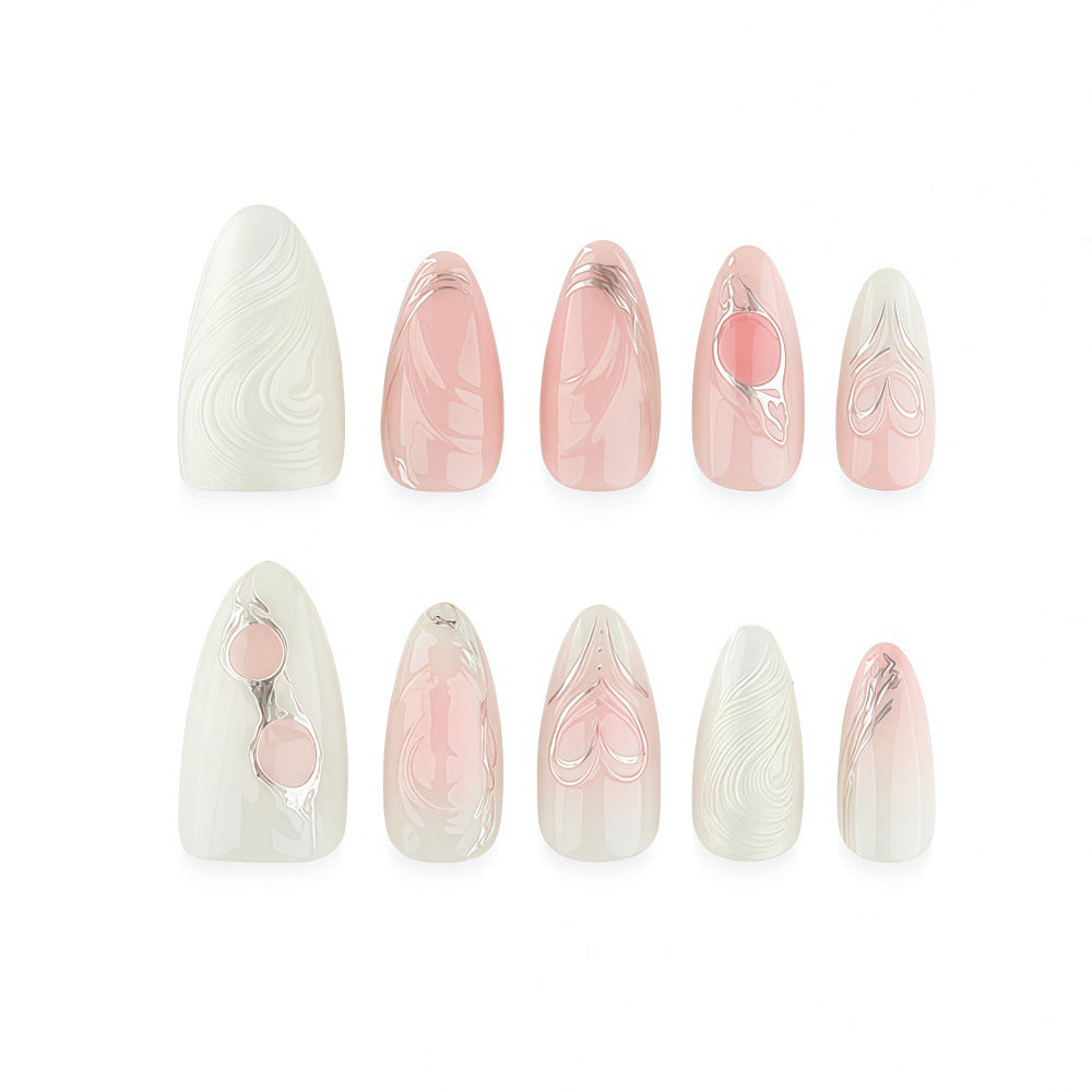 Elegantes Kunstnagelset mit Romantischem Design Brehn
