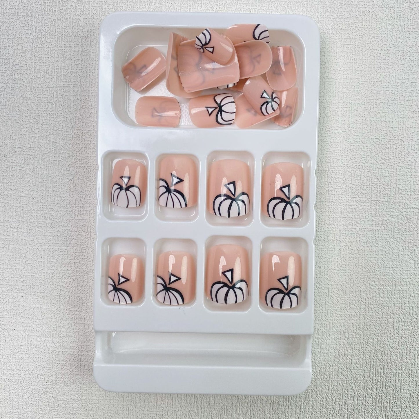 Künstlerisches Halloween-Themen Press-On Nagelset Brehn