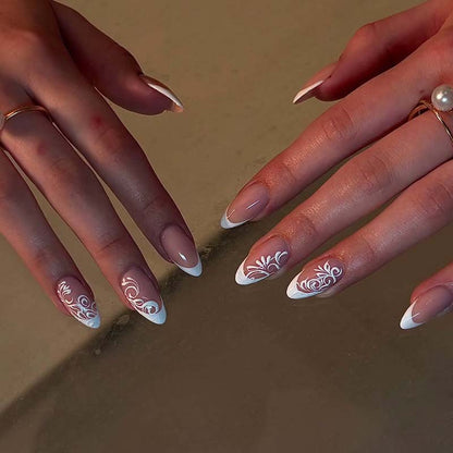 Elegantes florales Nageldesign
