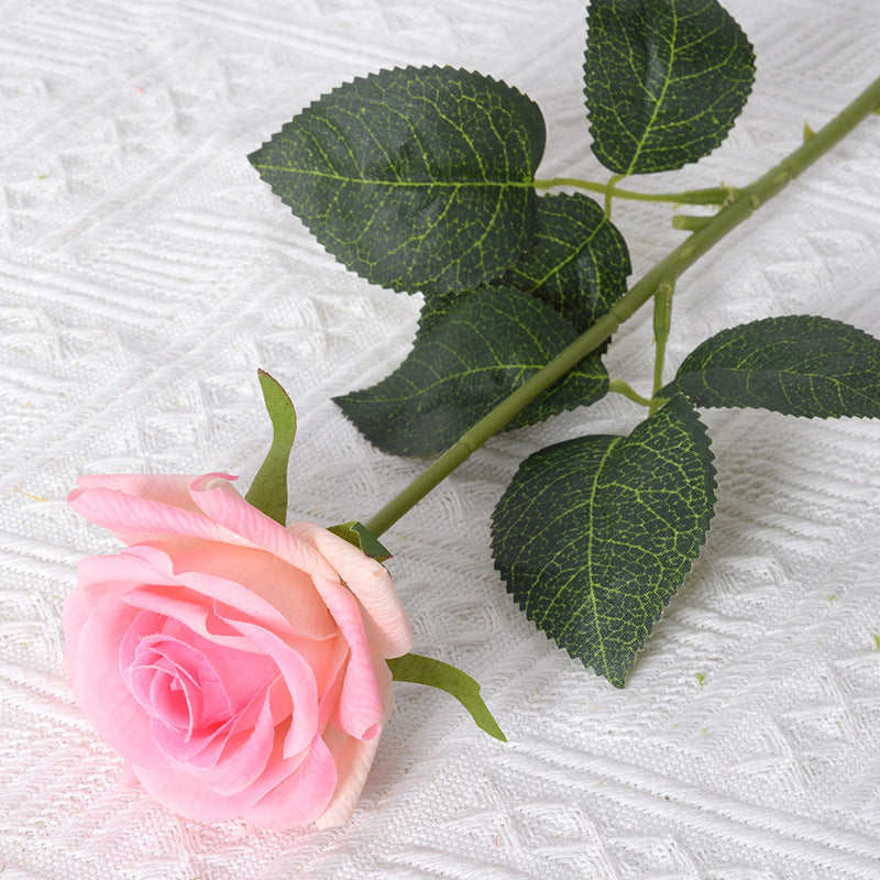 Elegante künstliche Rosen Dekoration