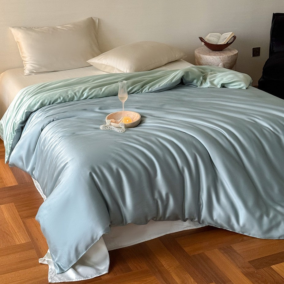 Luxuriöses Satin-Bettwäscheset mit seidig-glatter Oberfläche, Wendefunktion und Hotelverschluss