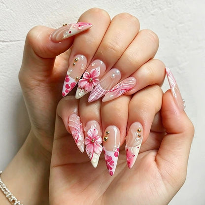 Künstlerisches Floral-Nagelspitzen-Set