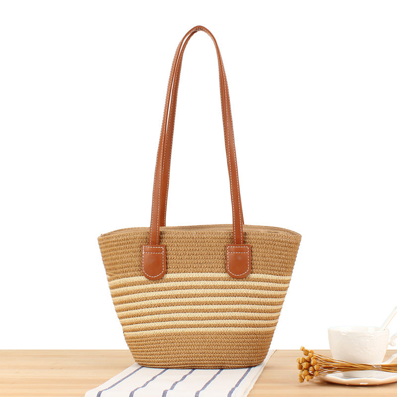 Handtasche Aus Hochwertigem Bastgewebe mit Eleganten Ledergriffen Brehn