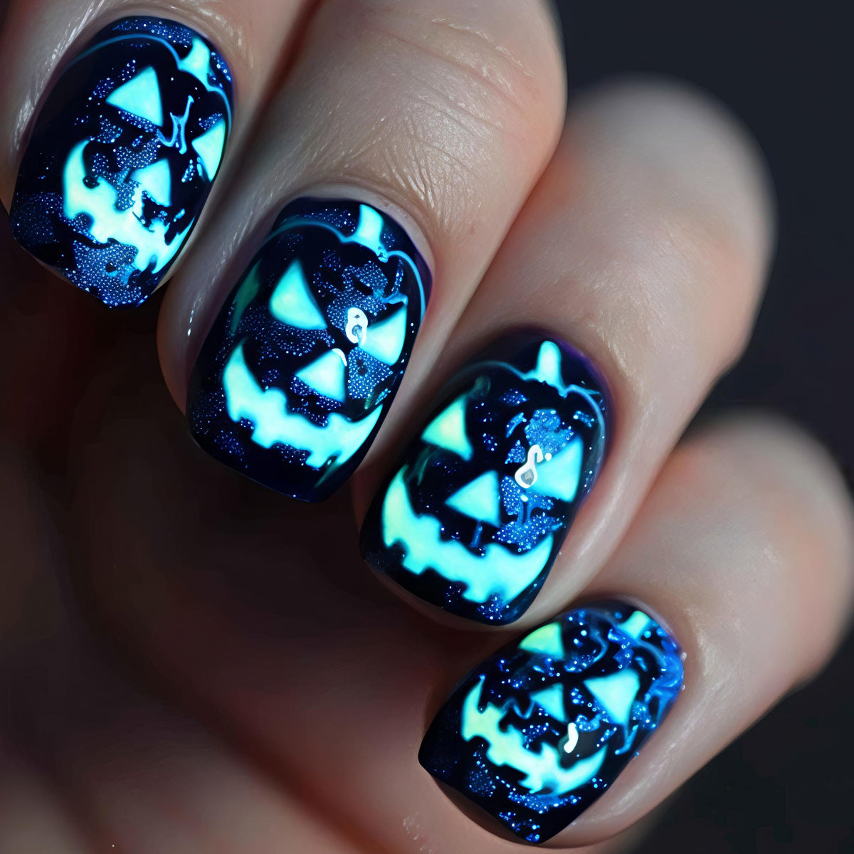 Kreative Halloween-Nagelkunst Brehn
