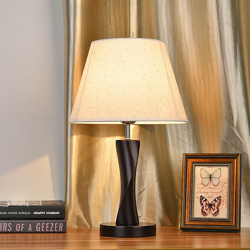 Moderne Twist Tischlampe