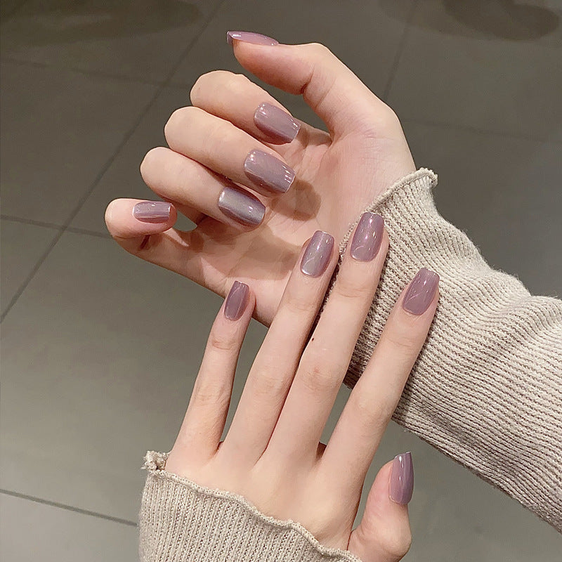 Glänzendes Nagelset Brehn