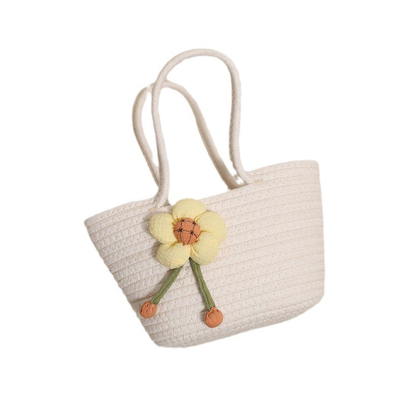 Handgefertigte Korbtasche mit Floralen Akzenten Brehn